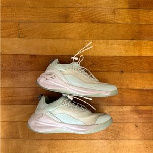 Women's Green Clove Altos